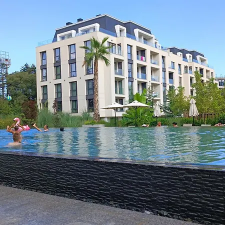 Cozy Flat азур Apartment Saints Constantine and Helena