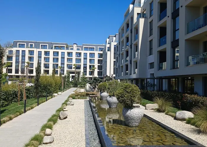 Cozy Flat азур * セインツ・コンスタンティン＆ヘレナ